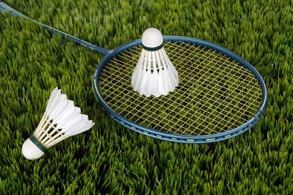 badminton grass racket 115016 e1557306411771 - Nieuws