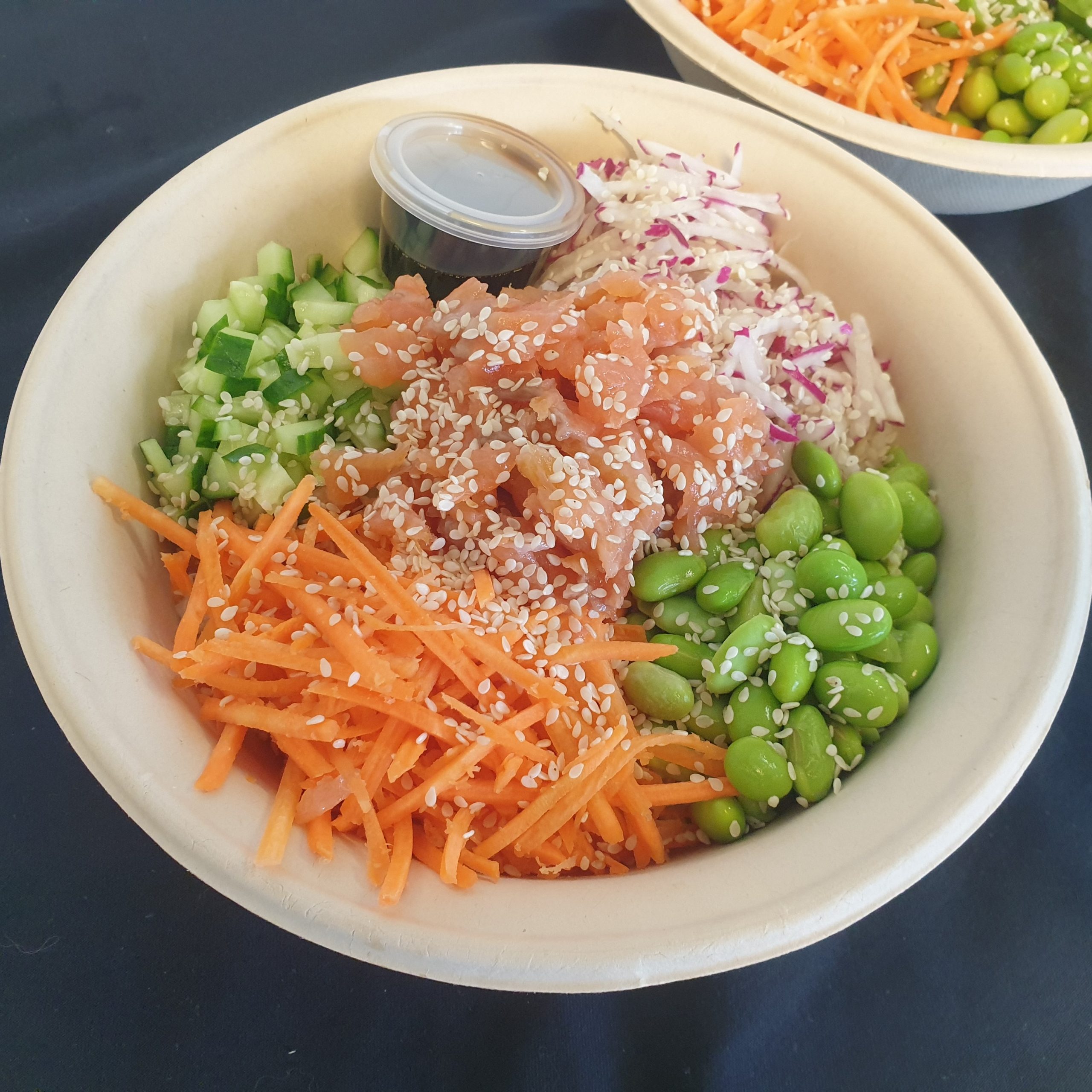 Poke bowl Zalm voor scholen en bedrijven