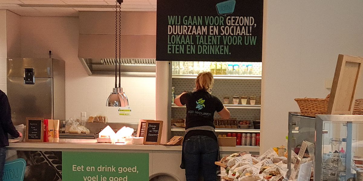 Blogpost - Een Dag uit het Leven van Monique van der Luijt, Cateringmedewerker bij van Leeuwen Catering