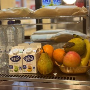 cateringmedewerker op scholen en bedrijven van Leeuwen Catering cateringopmaat.nl cateringmedewerker op scholen en bedrijven van Leeuwen Catering cateringopmaat.nl